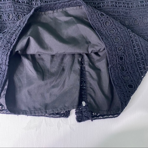 🚨Modish One Eyelet Embroidered Skirt Size Large - Picture 10 of 12